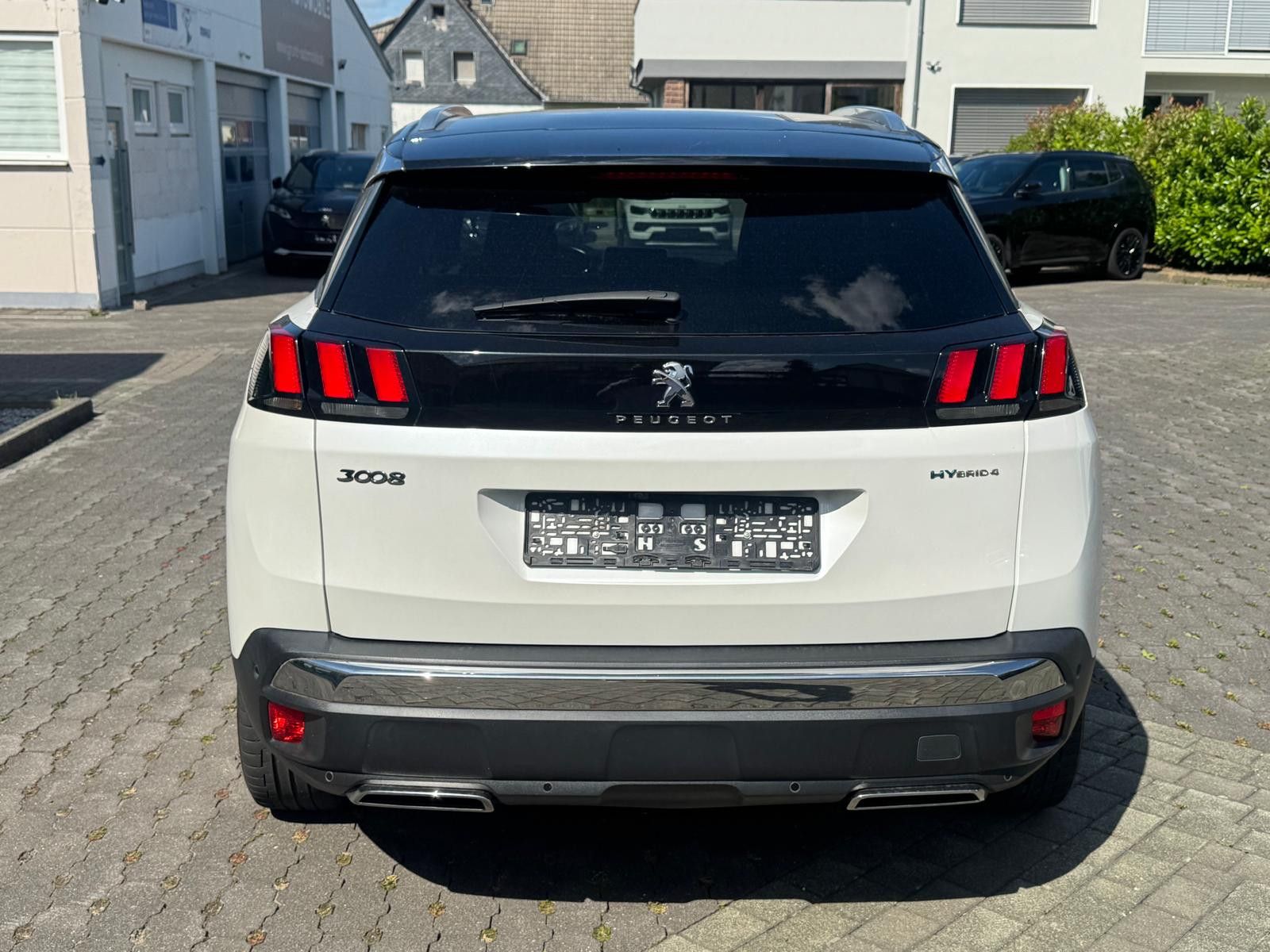 Fahrzeugabbildung Peugeot 3008 Hybrid4 300 GT LED+NAVI+KAM+SHZ+ACC+