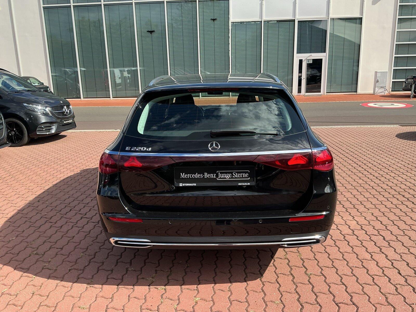 Mercedes-Benz E 220 d T AVANTGARDE RüCam Distro AHK LED Totwin