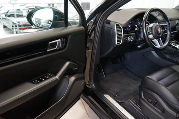Porsche Cayenne - 9