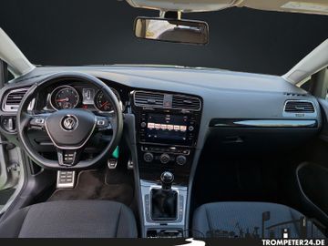 Fahrzeugabbildung Volkswagen Golf Variant 1.0 TSI Sound App-Connect ACC SHZ
