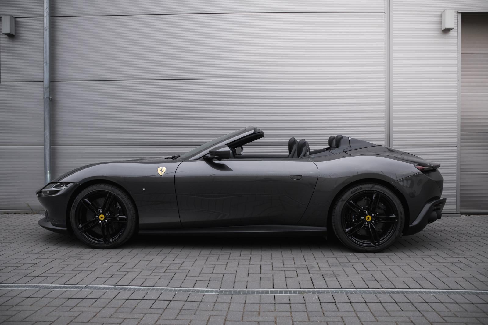 Ferrari Roma Spider