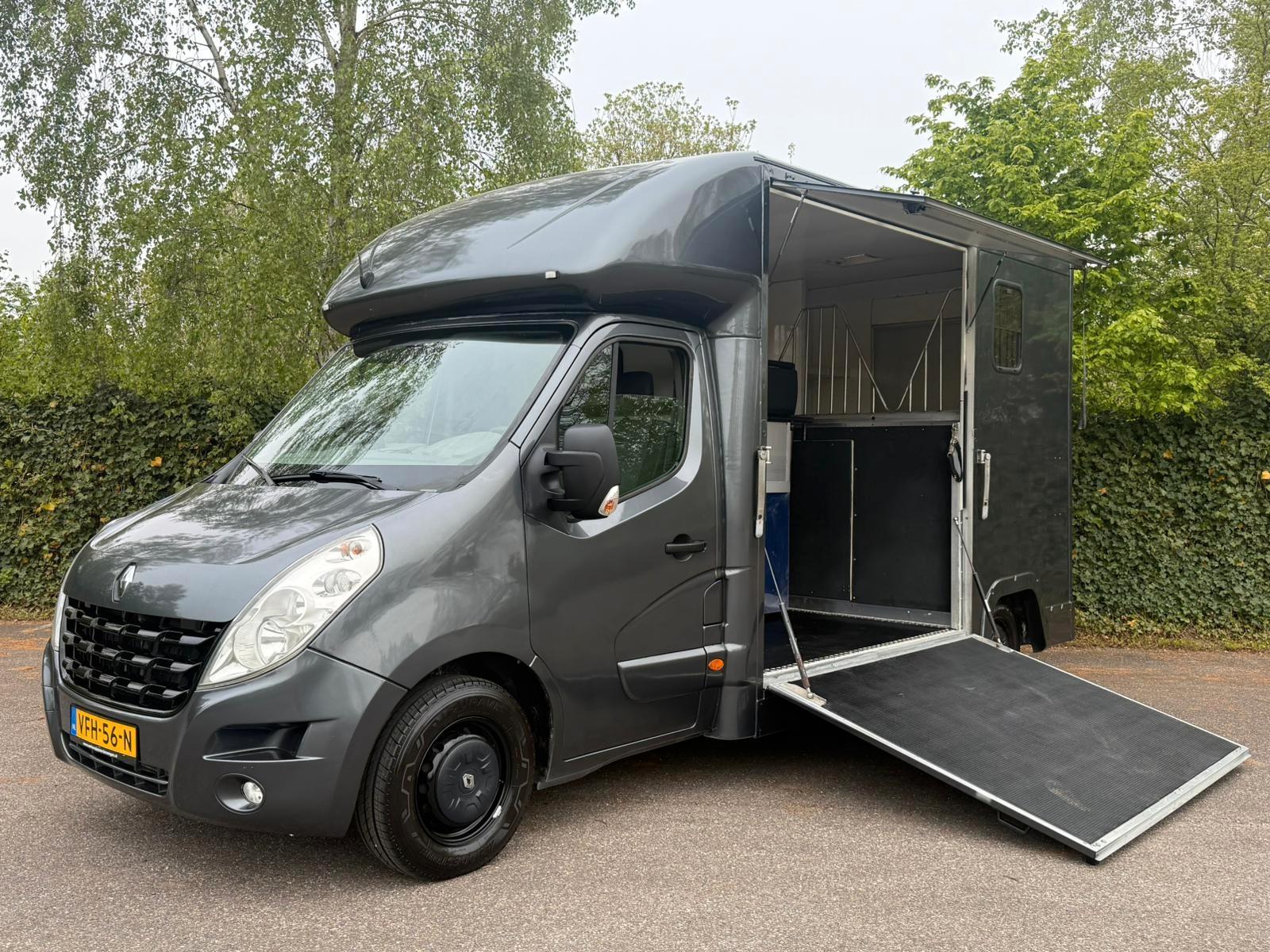Renault Master 2011 Pferdewagen Horsetruck Pferdebus