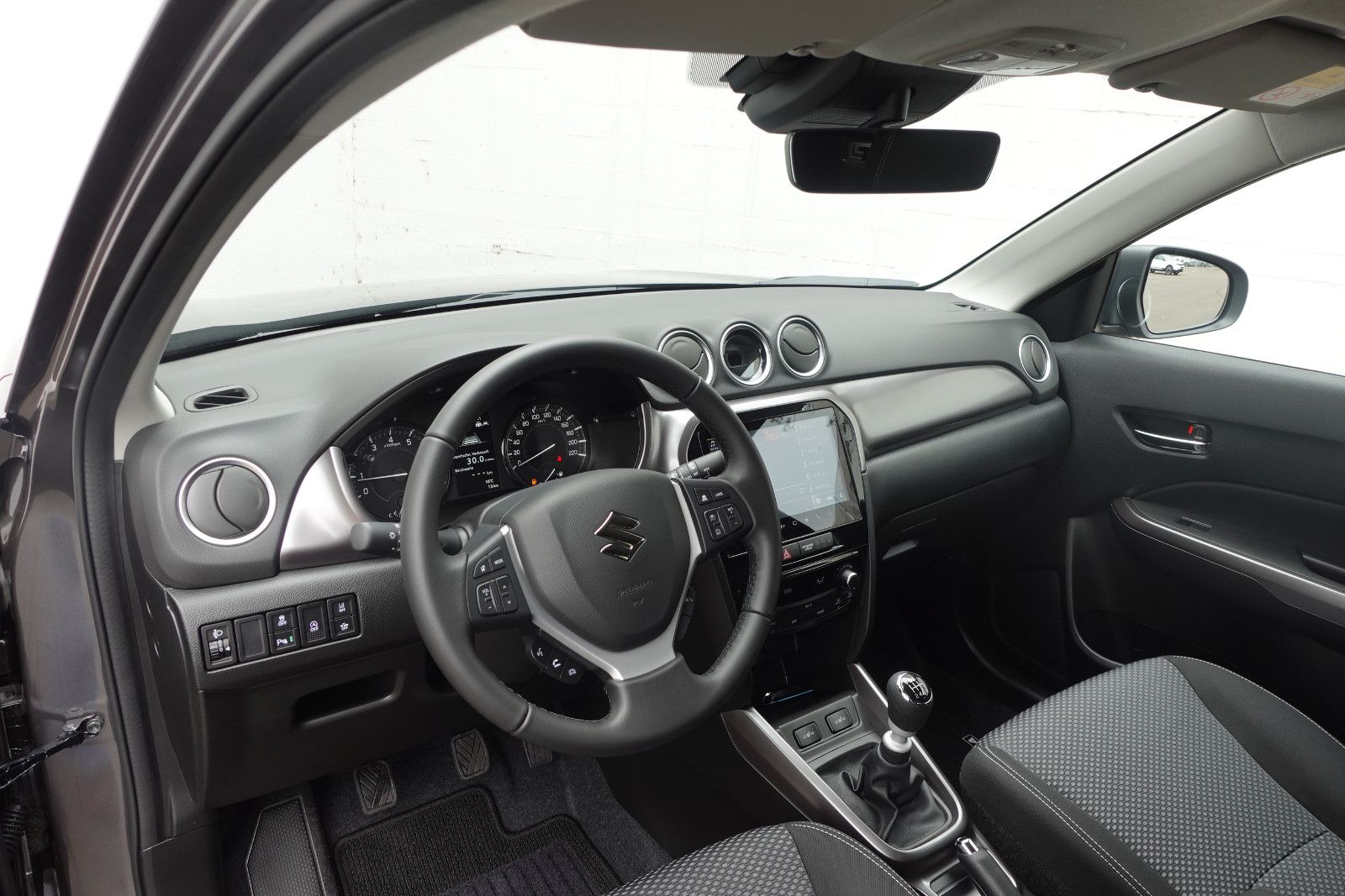 Fahrzeugabbildung Suzuki Vitara 1.4Hybrid Comfort AHK,Navi,SHZ,PD,Kamera