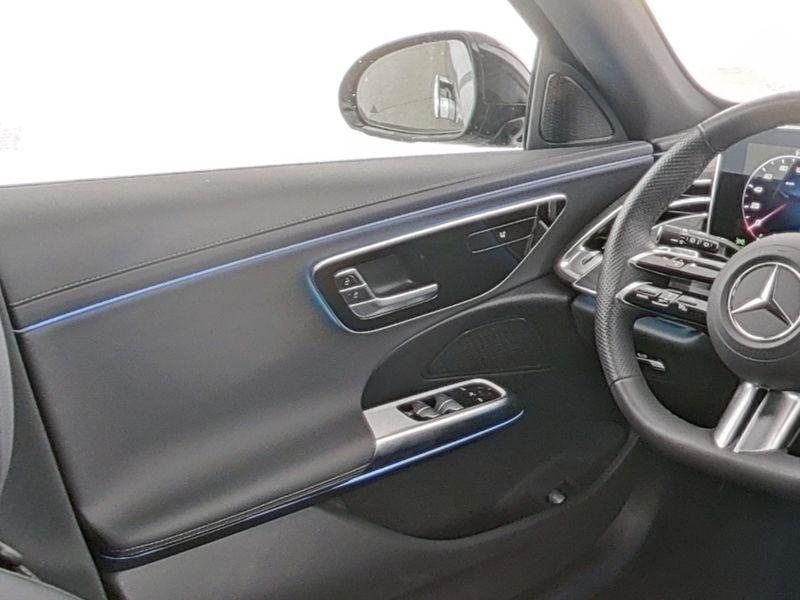 Mercedes-Benz E 220 T d , AMG NIGHT AHK DISTR KAMERA PANO SPUR