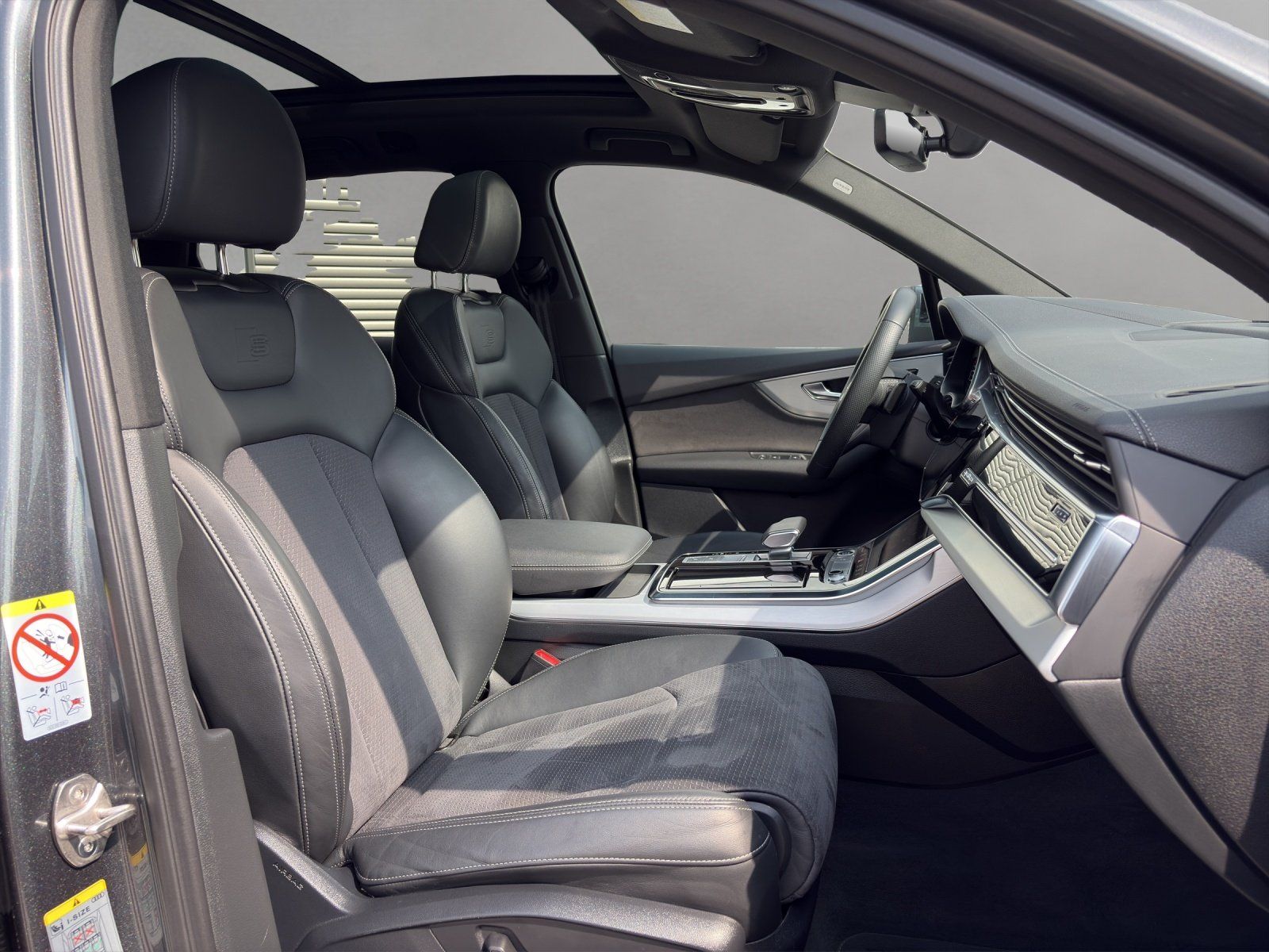 Fahrzeugabbildung Audi Q7 50 3.0 TDI quattro S-line+/PANO/AHK/KAMERA/7S