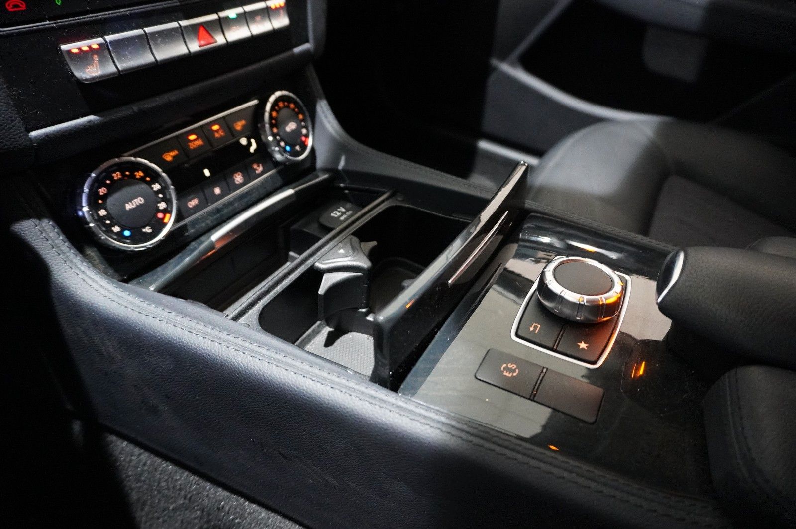 Fahrzeugabbildung Mercedes-Benz CLS 350 COUPE NAVI/AMG/KAMERA/MULTIBEAM/SH/TEMP.