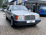 Mercedes-Benz 200 E 2.0 Limousine Automatik Schiebedach - Mercedes-Benz 200 aus 1992