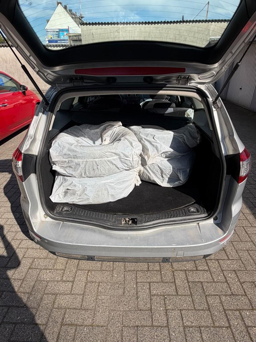 Ford Mondeo 2011 — photo 10