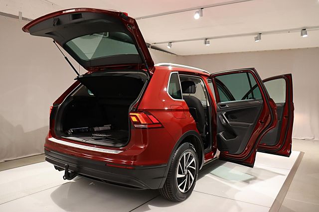 Tiguan 2.0 TDI Join AHK ACC NAVI PDC 1. HAND TEM