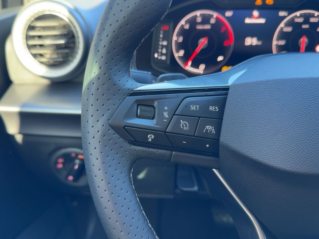 Fahrzeugabbildung SEAT Arona FR Facelift, Navi, 18'', Sitzh.,VOLL-LED