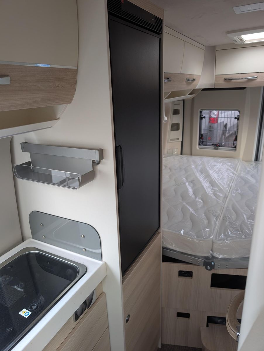 Fahrzeugabbildung Eura Mobil Van V 595 HB Markise, Automatik, Fahrassistenzp.