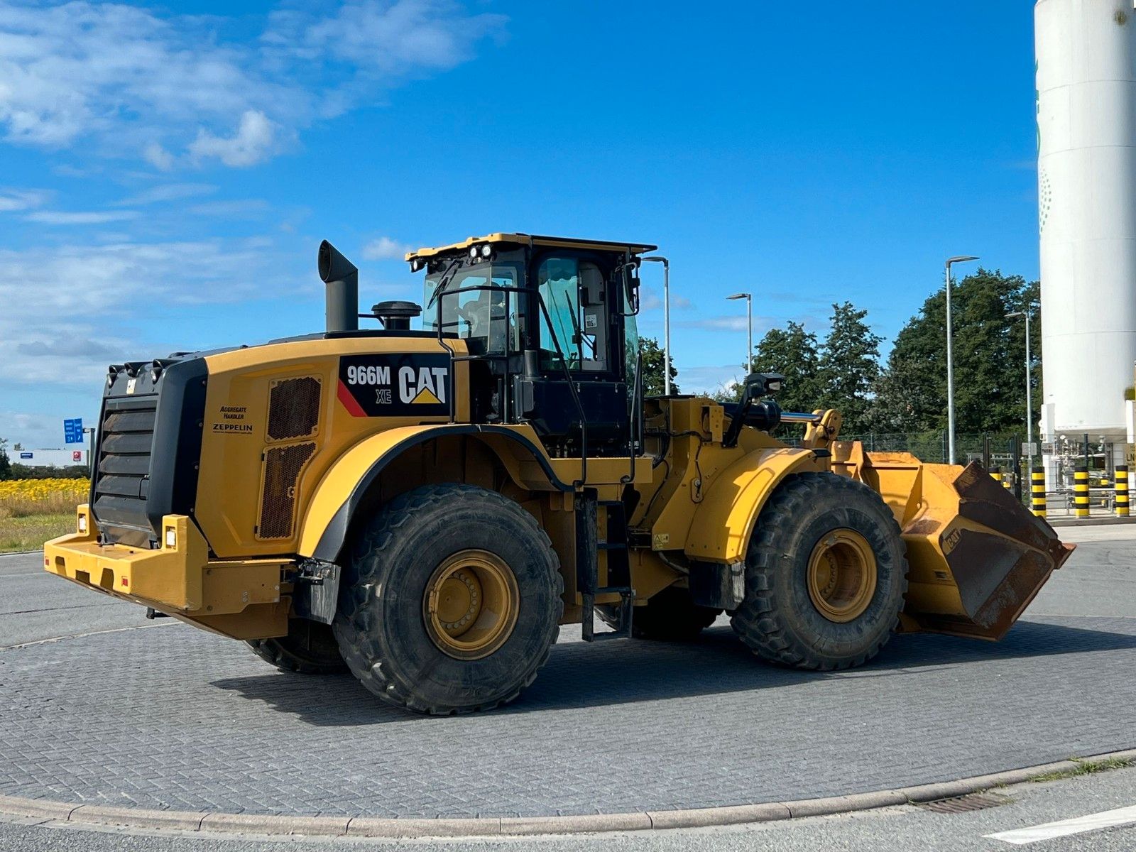 Fahrzeugabbildung CAT 966M XE 4x4 Radlader,Waage ,ZSA