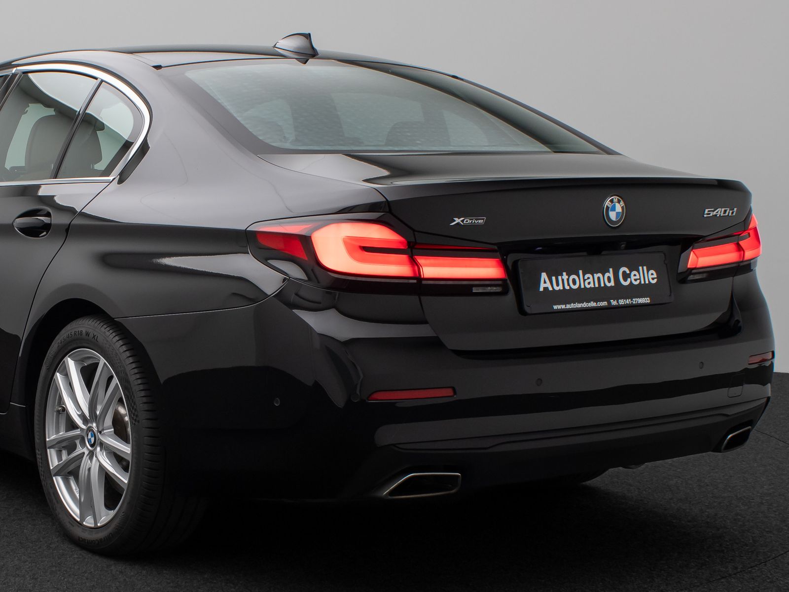 Fahrzeugabbildung BMW 540d xD Kamera Glasdach Laser HUD DAB H/K AHK