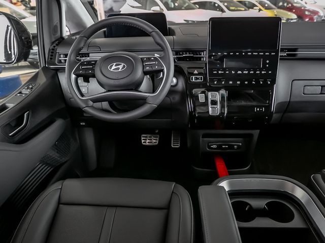 Hyundai Staria Signature 1.6 Hybrid 2WD Autobahnassi.