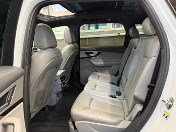 Audi Q7 - 11