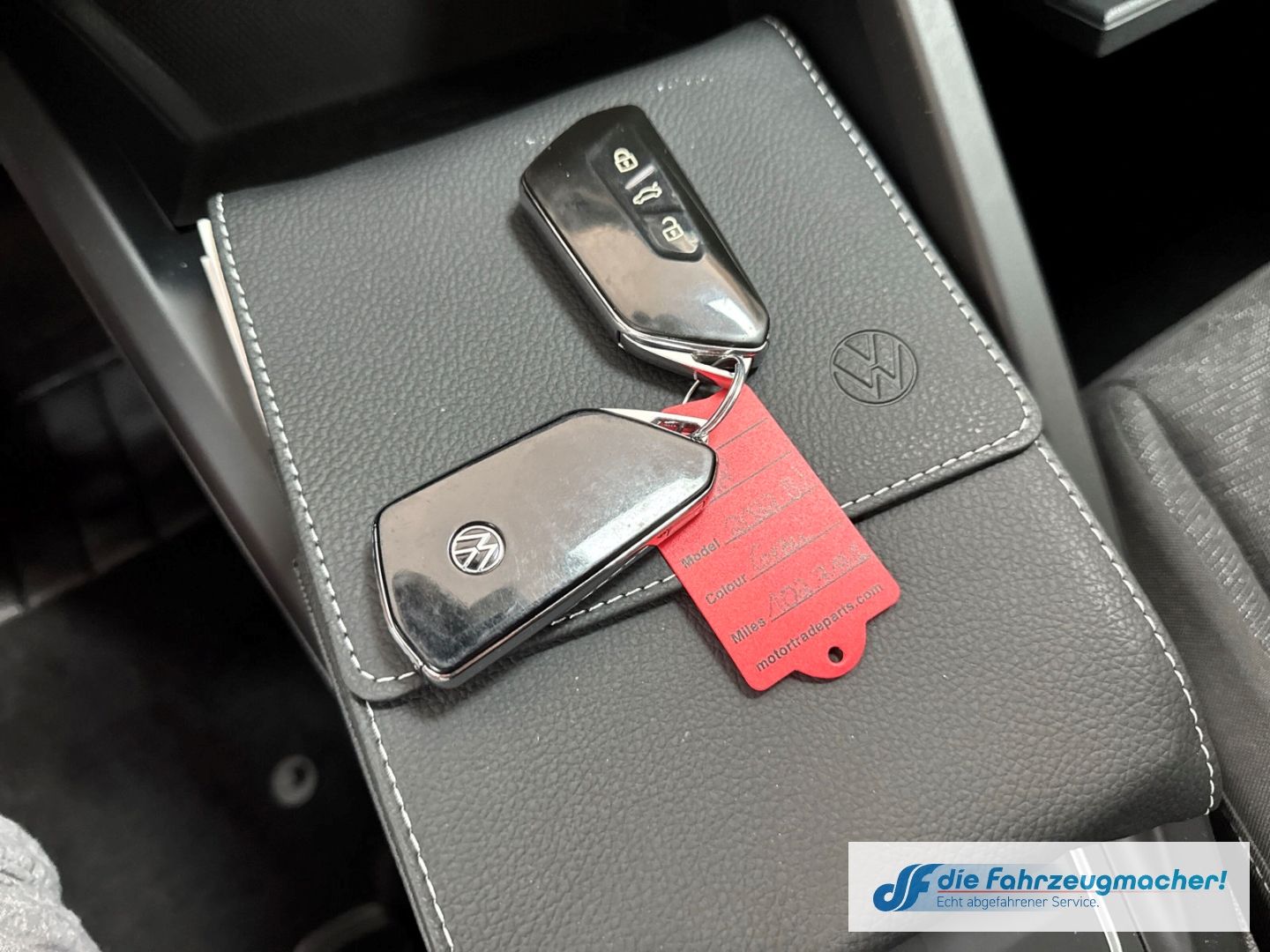 Fahrzeugabbildung Volkswagen Golf VIII Variant Life 2.0 TDI EU6d AHK-klappbar