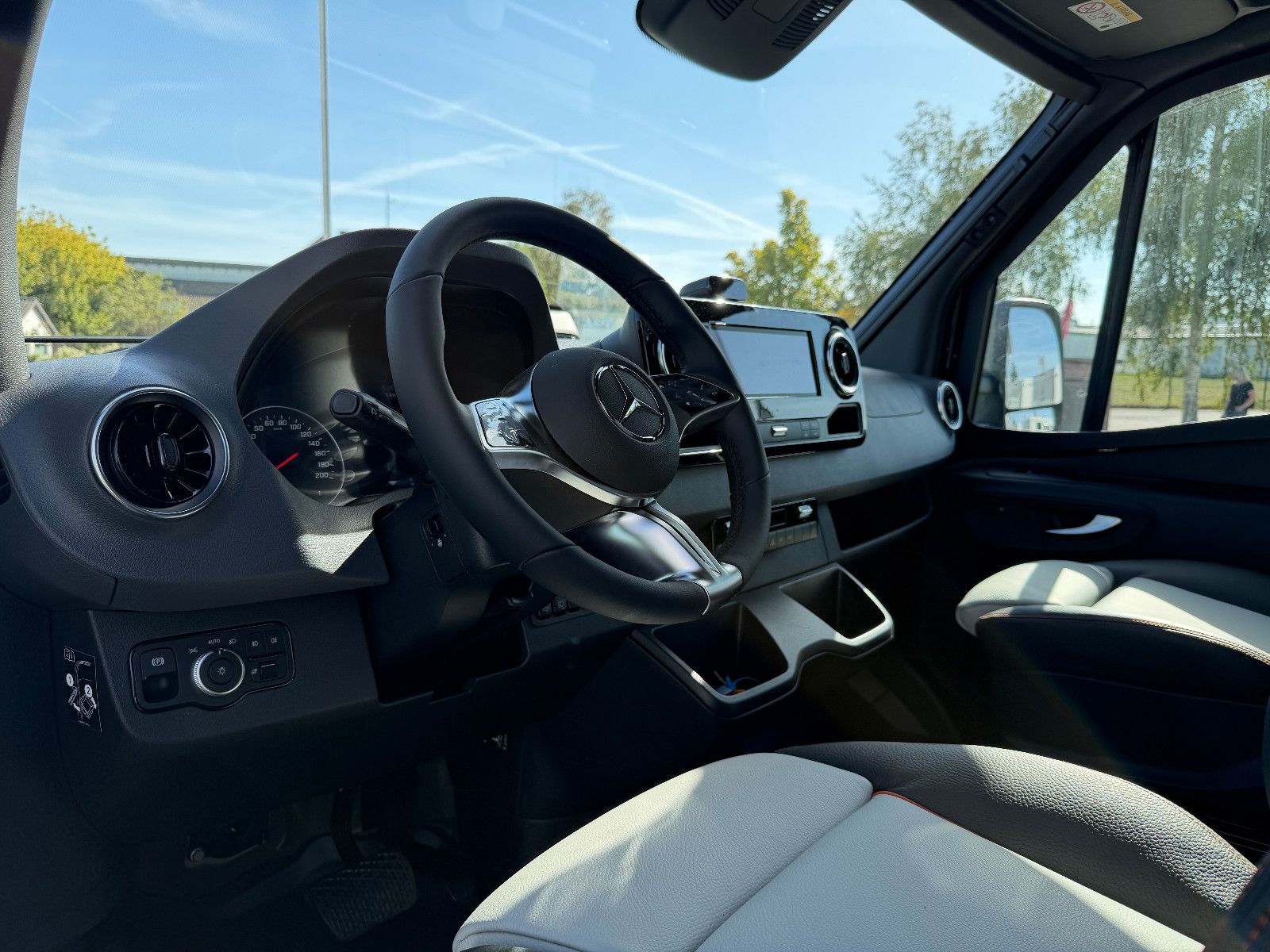 Fahrzeugabbildung HYMER / ERIBA / HYMERCAR ML-T 570 - Crossover - Modell 2027