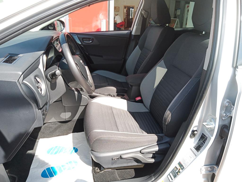 Toyota Auris Touring Sports