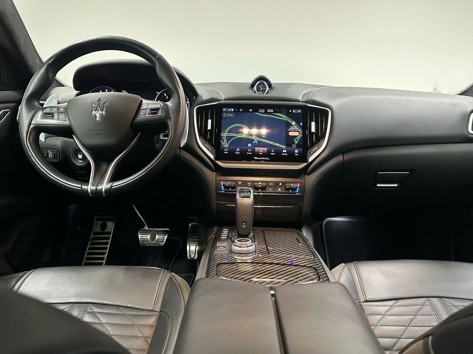 Fahrzeugabbildung Maserati Ghibli TROFEO V8   - SOFT CLOSE*NAVI*TEMPO*DAB*