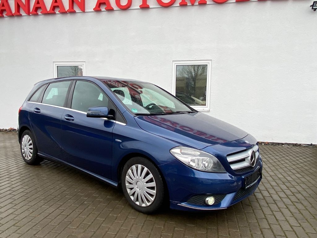 Mercedes-Benz B 180