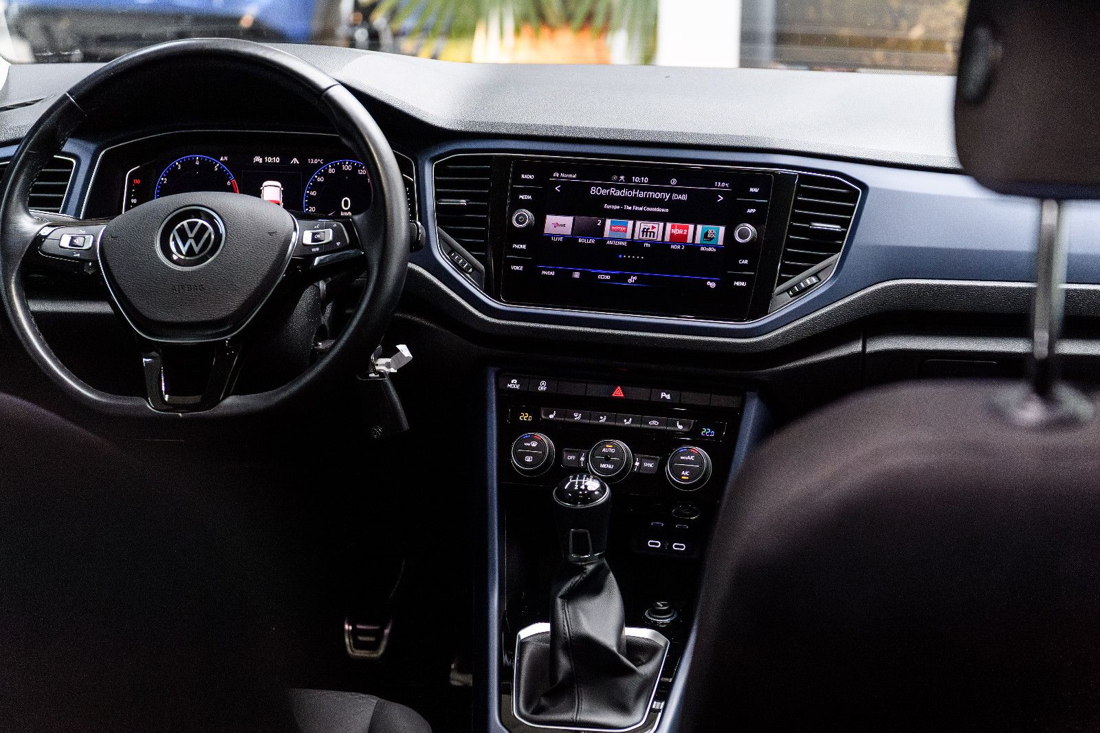 Fahrzeugabbildung Volkswagen T-Roc 1,5 United+LM+SH+PDC+Drive Mode+Digi Cockp