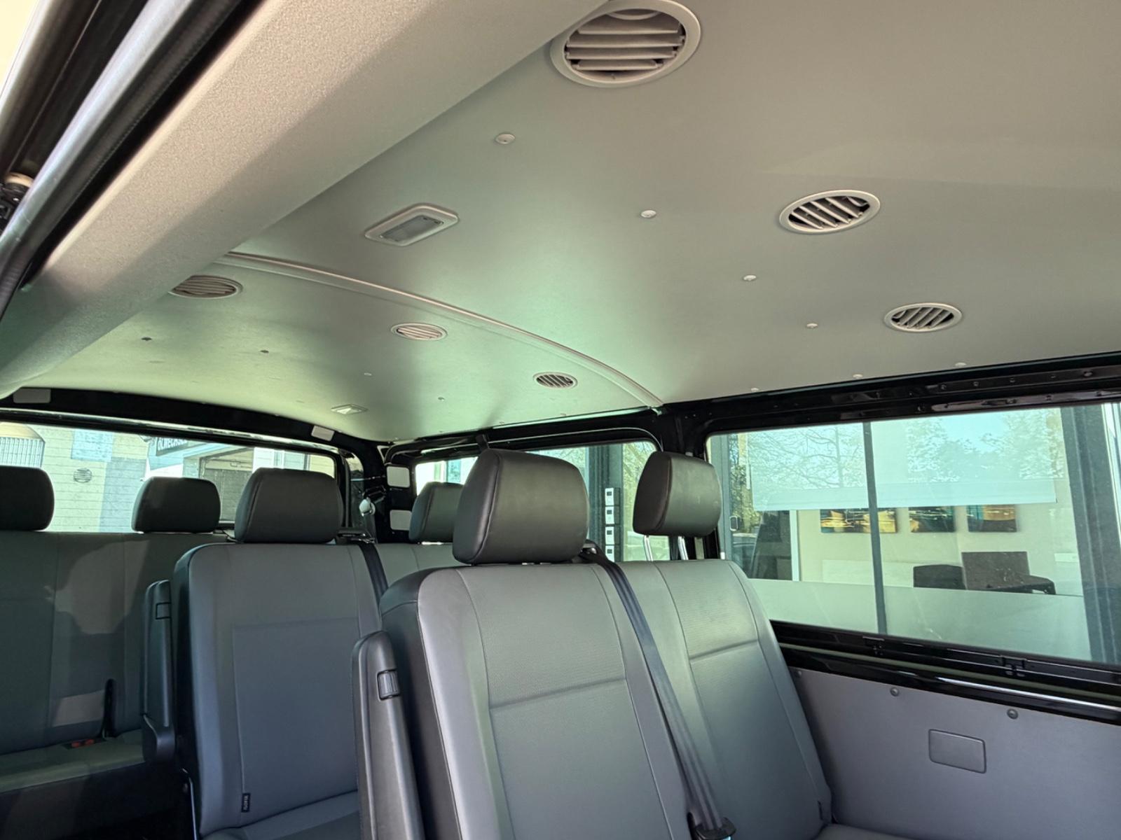 Volkswagen T6  9Sitzer