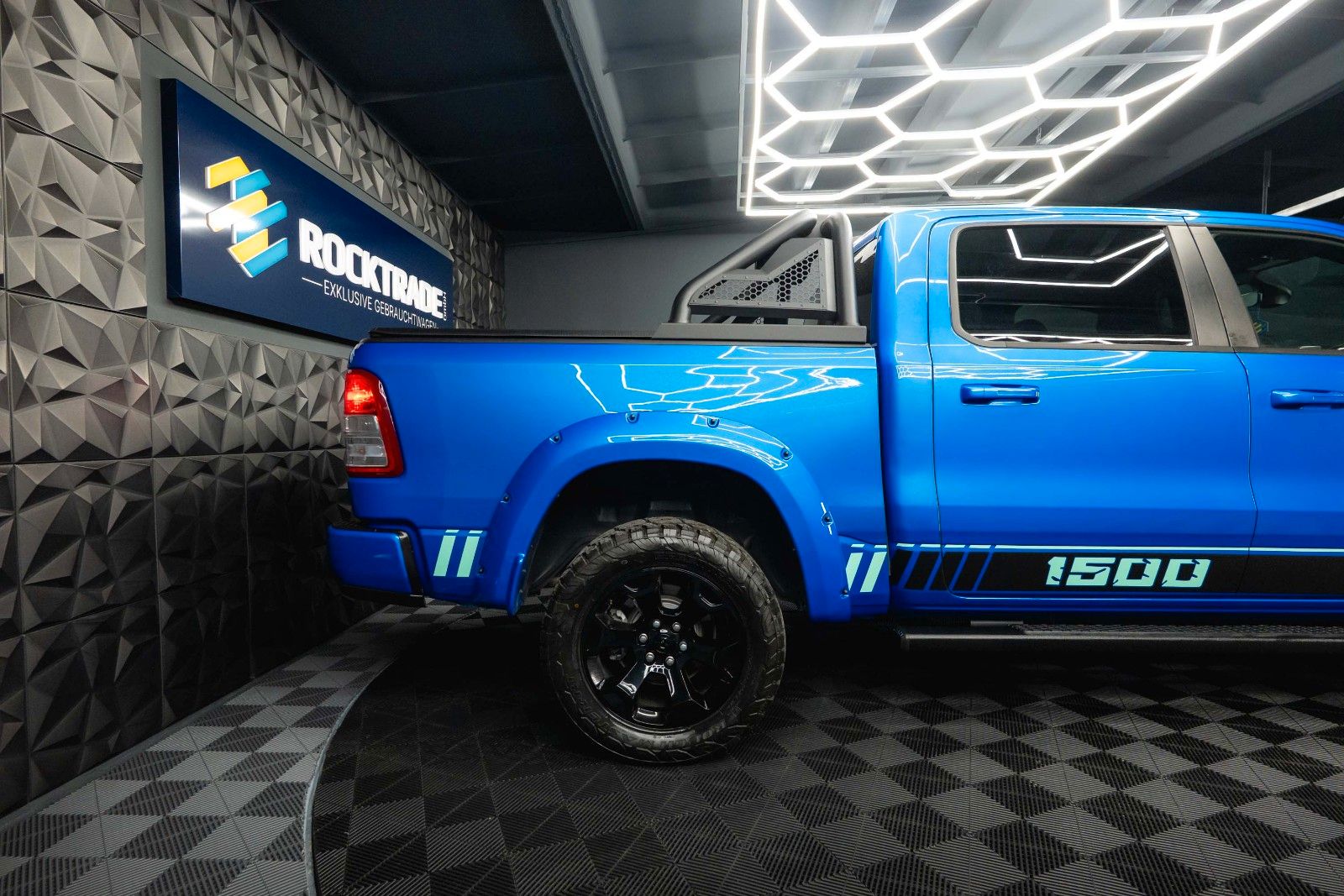 Fahrzeugabbildung Dodge RAM 5.7 V8 HEMI 4x4 LIMITED Blue Edition Offroad