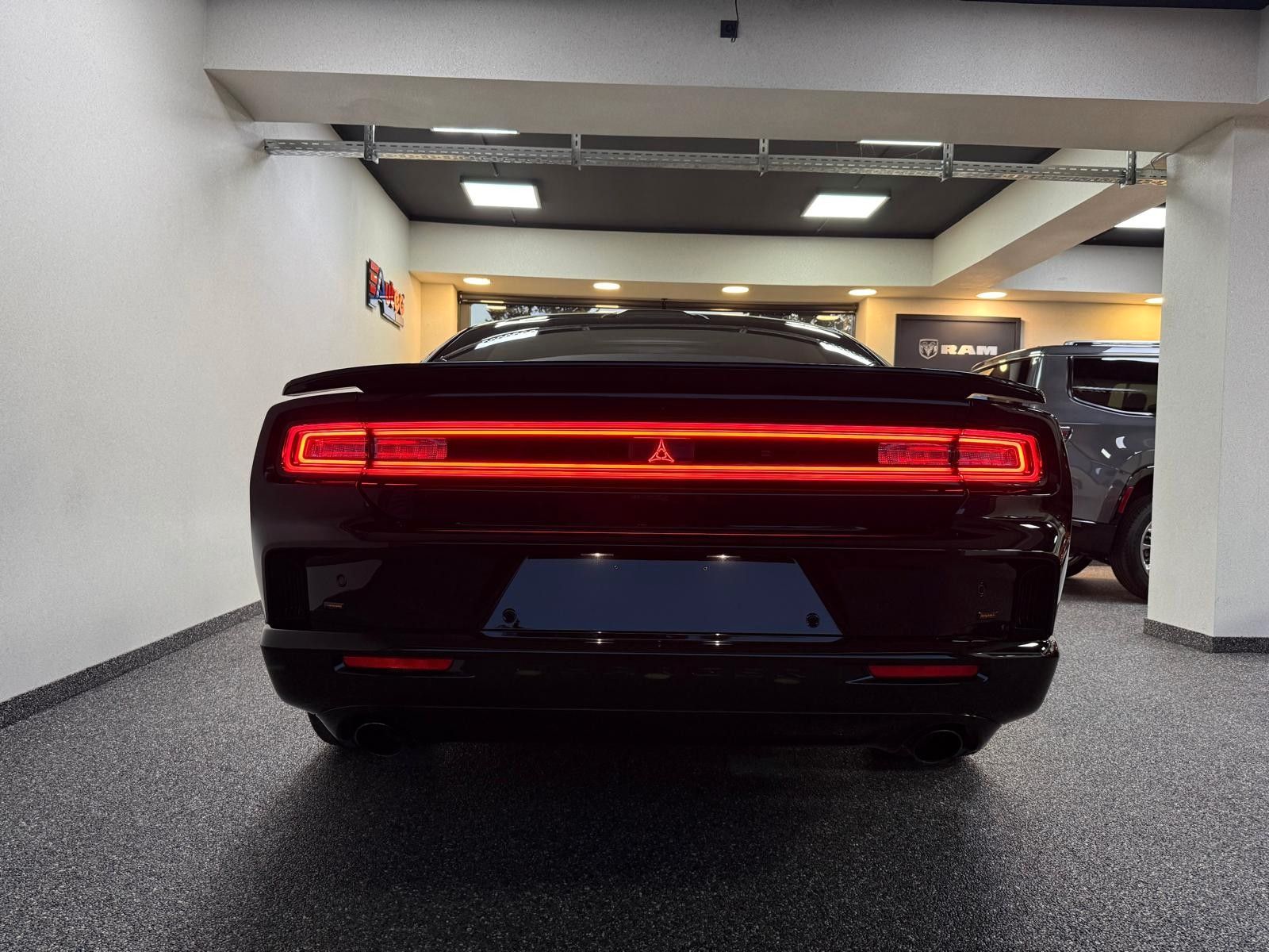 Fahrzeugabbildung Dodge CHARGER 4DR -LAUNCH EDITION-SIXPACK-CARBON-AWD