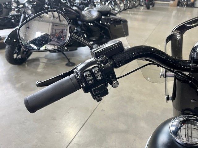 Fahrzeugabbildung Harley-Davidson Fat Boy Low 110S Screamin Eagle Jekill
