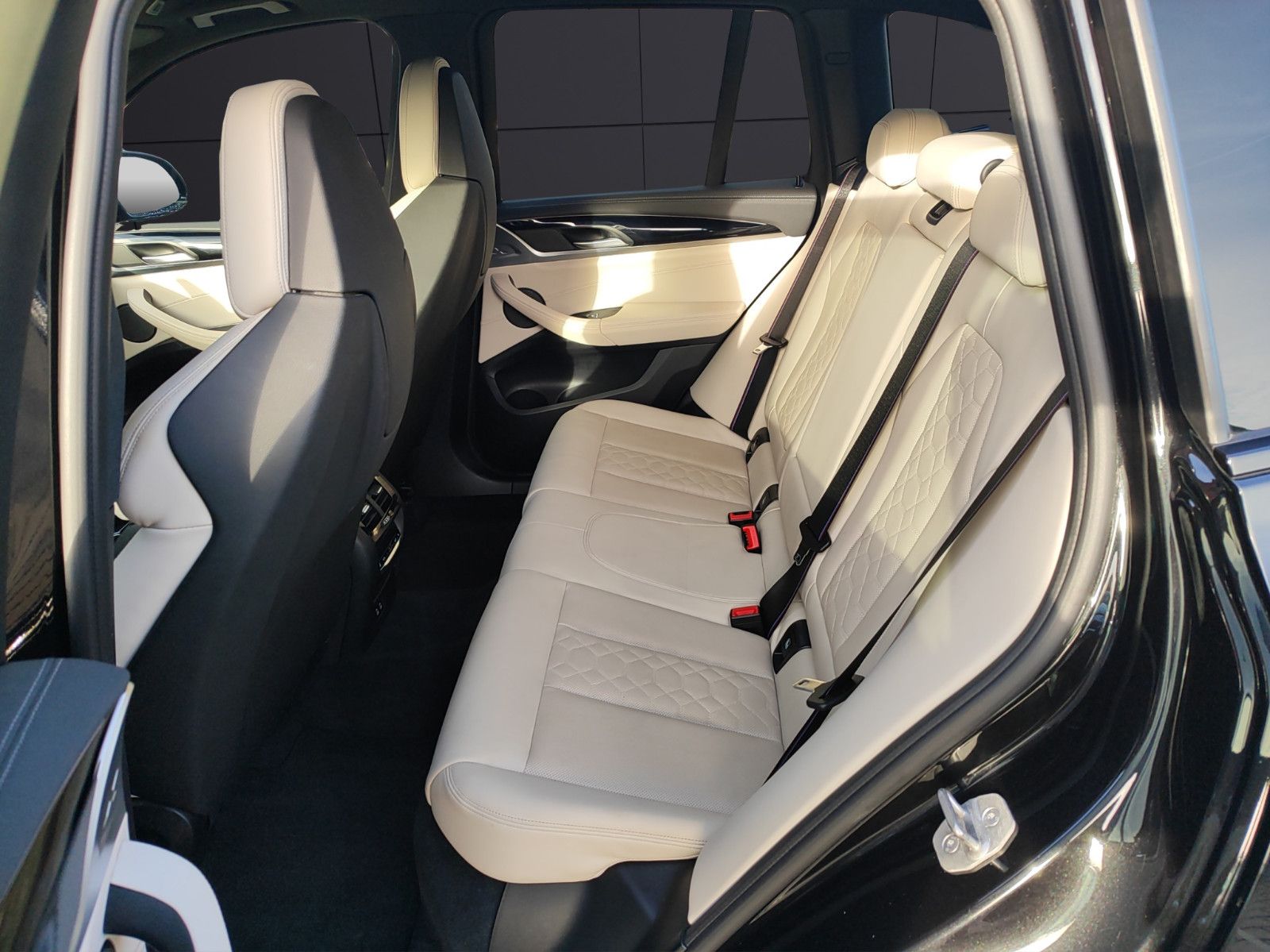 Fahrzeugabbildung BMW X3 M Competition Carbon*SportAGA*360°*Garantie