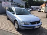 Volkswagen Passat - Volkswagen Passat aus 2000: Kombi