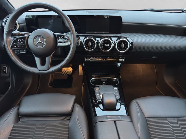Fahrzeugabbildung Mercedes-Benz CLA 250 Shooting Brake e Navi+CarPlay+Spur+AHK