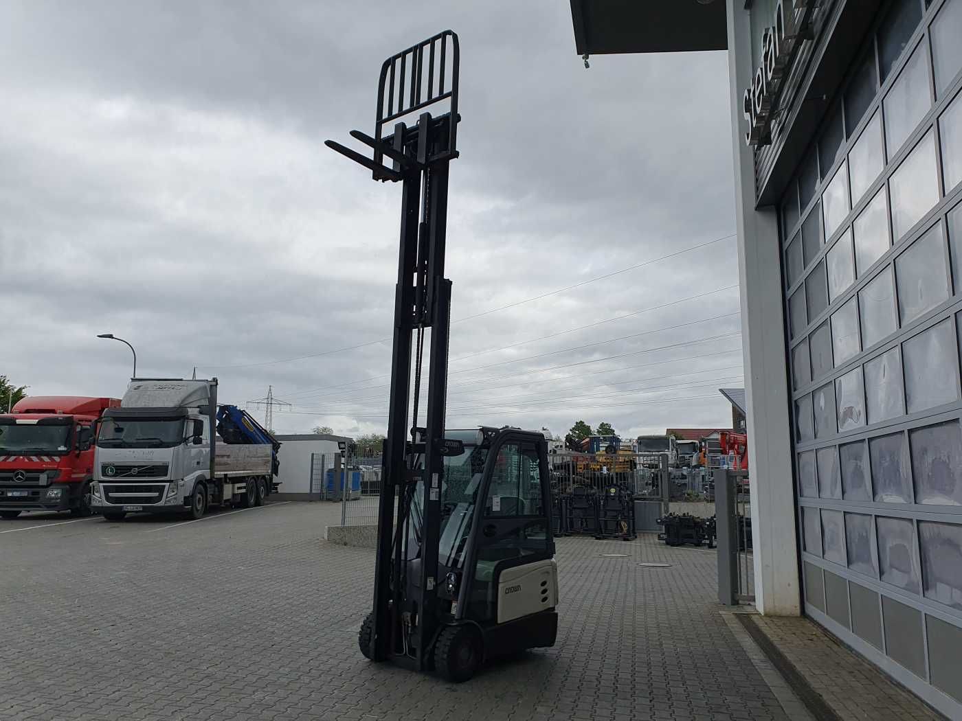 Fahrzeugabbildung Andere Crown SCT6020-1.3 /Triplex: 4.30m / SS / 1.185h!