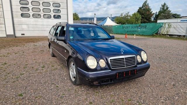 Mercedes-Benz E 320