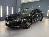 Skoda Superb 3.6 V6 DSG 4x4 Elegance Combi Elegance - Skoda Superb: V6