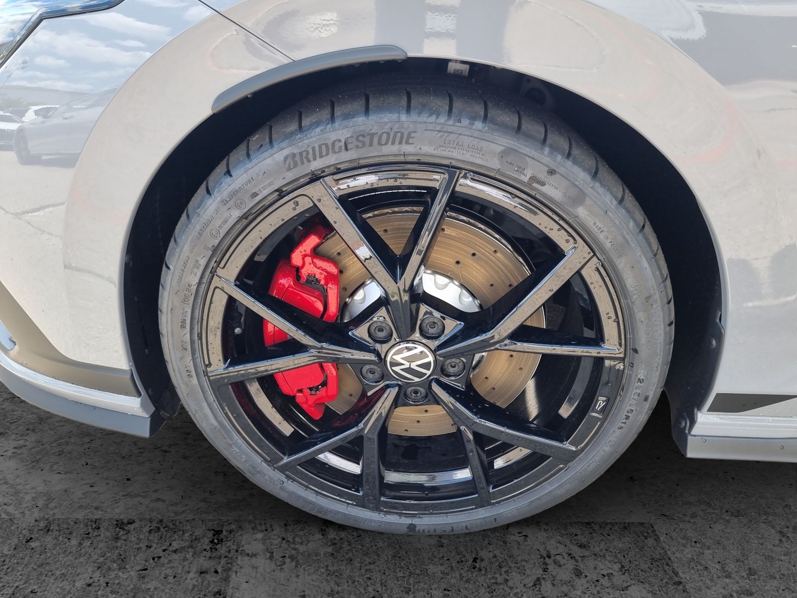 Fahrzeugabbildung Volkswagen Golf VIII GTI Clubsport Akrapovic Matrix Navi Pa