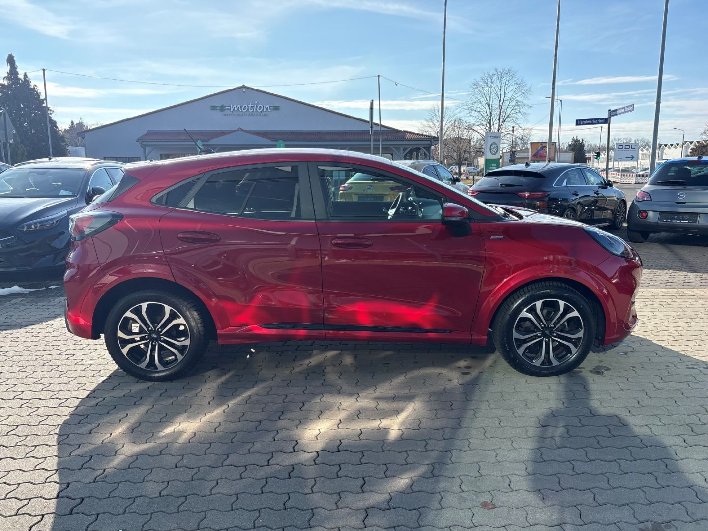 Fahrzeugabbildung Ford Puma ST-Line Navi LED DAB SHZ LenkradHZG Keyless