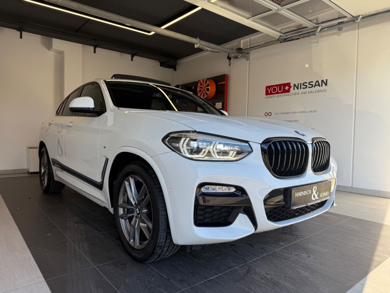 Fahrzeugabbildung BMW X4 xDrive 30 d M Sport Pano, HeadUp, HarmanKard.