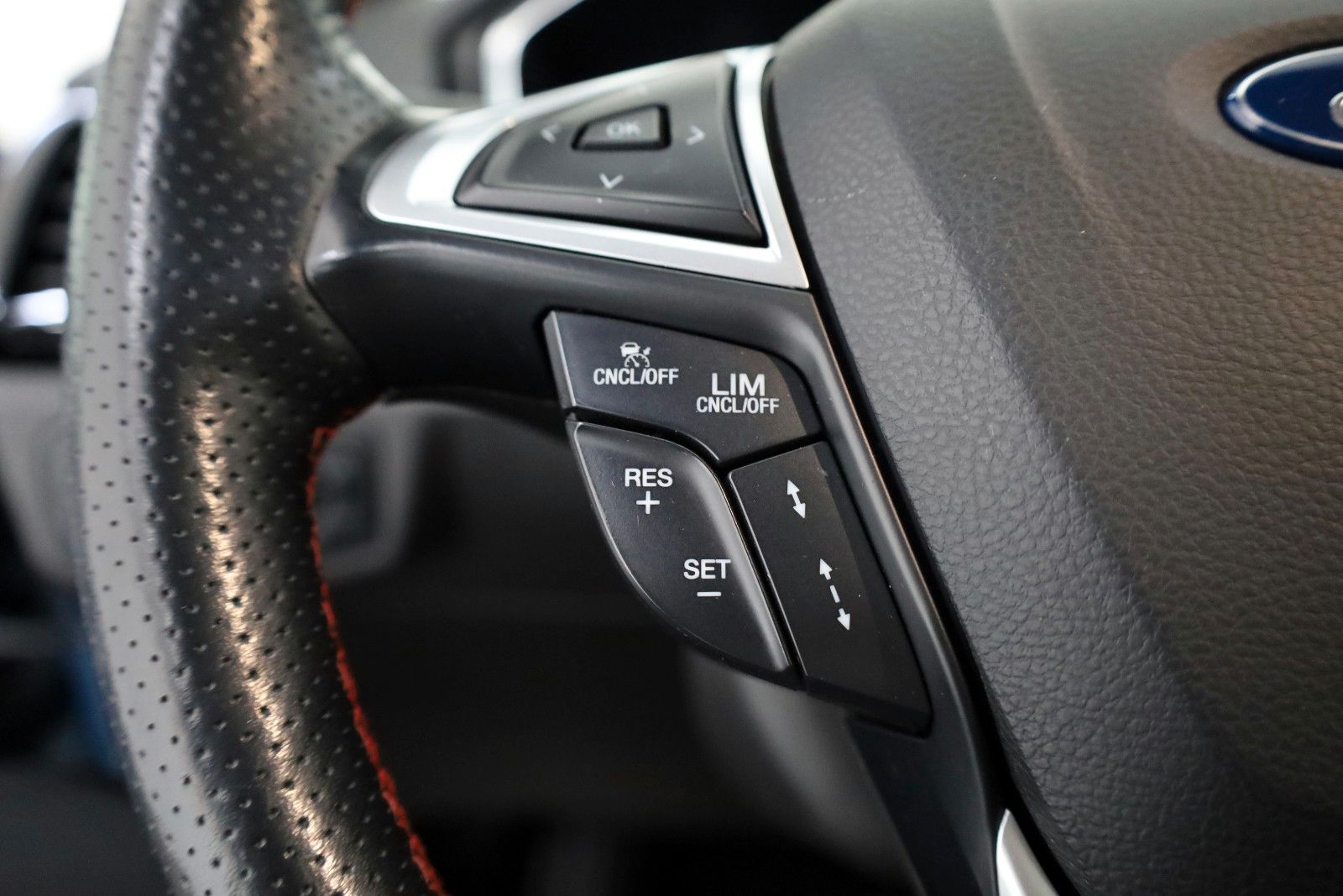 Fahrzeugabbildung Ford Mondeo Turnier ST-Line Leder,Navi,Panorama,AHK