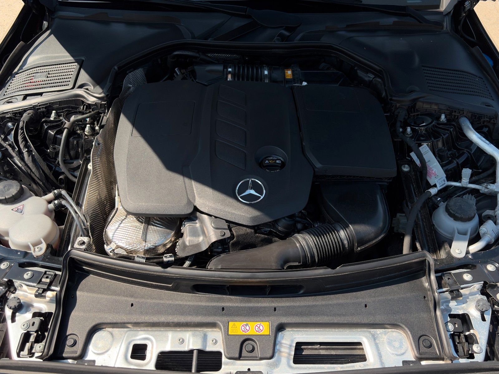 Fahrzeugabbildung Mercedes-Benz C 220d T Modell Autom Advanced MBUX Kamera SHZ