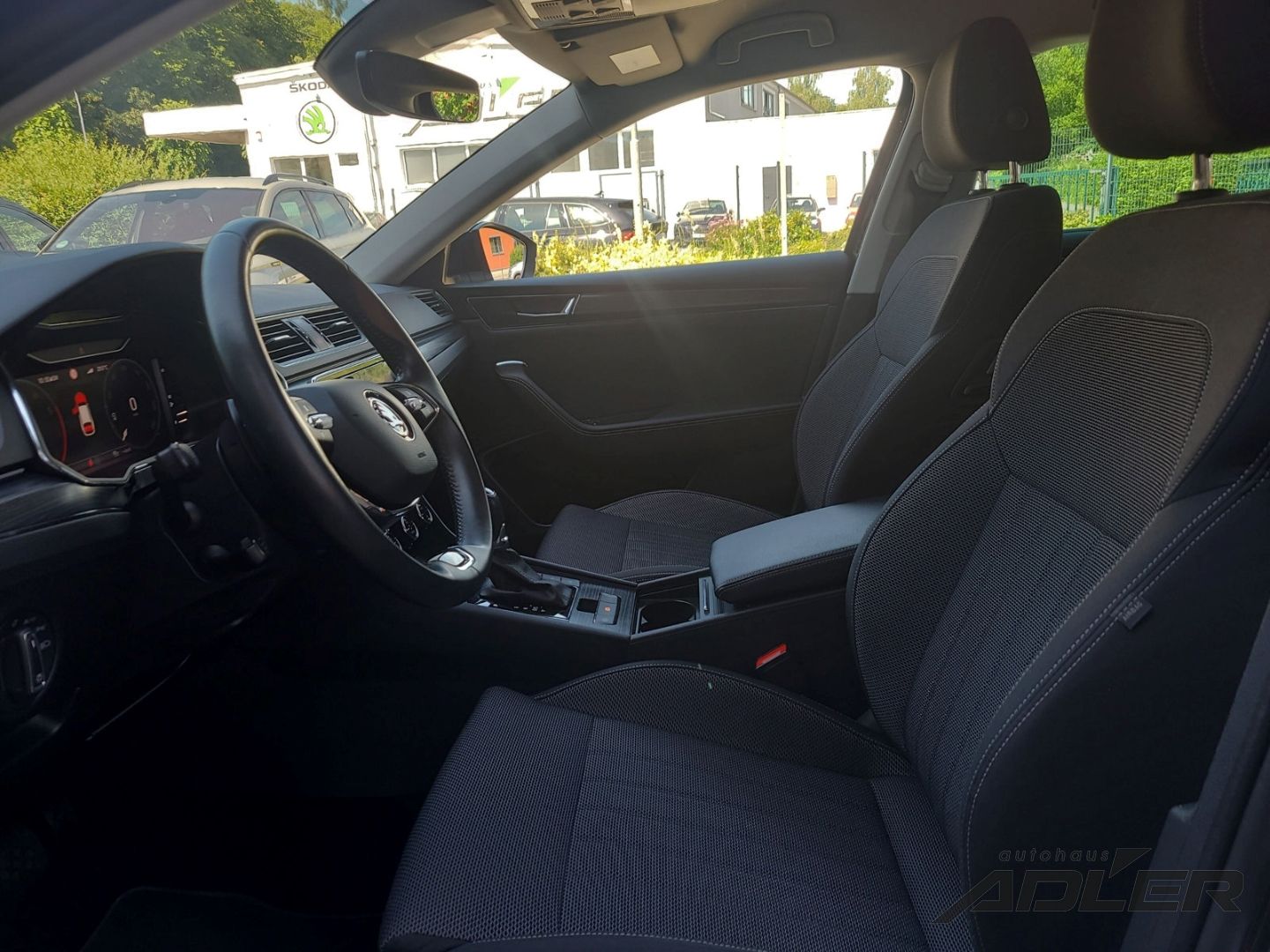 Skoda Superb Combi 2,0 TSI DSG Style AHZV Navi foto 9
