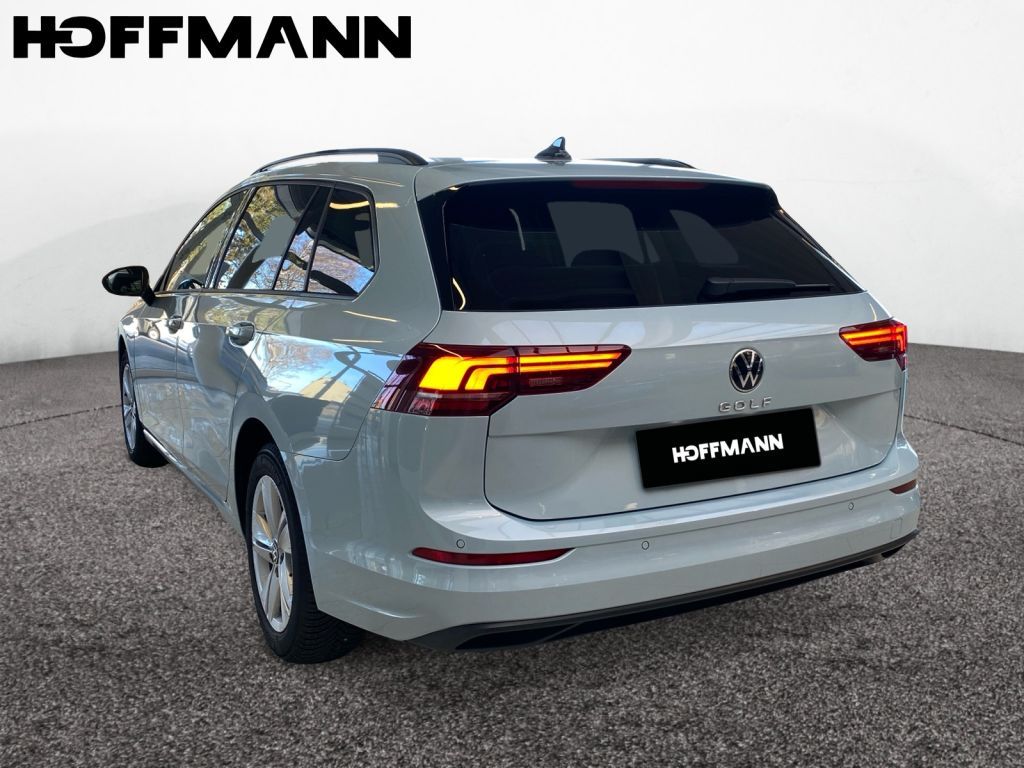Fahrzeugabbildung Volkswagen Golf Variant 1.5TSI Life AHZV 5 Jahre NWGarantie