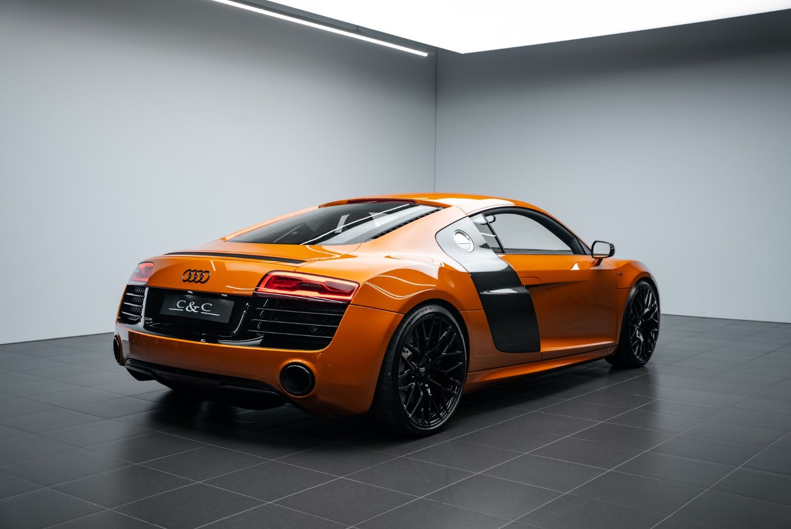 Fahrzeugabbildung Audi R8 Coupé HANDSCHALTUNG/B&O/CAM