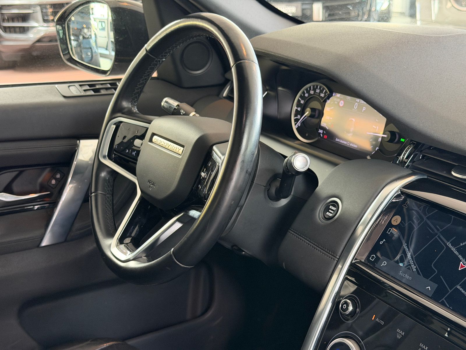 Fahrzeugabbildung Land Rover Discovery Sport AWD D200/360''KAM/LEDER/PANORAMA