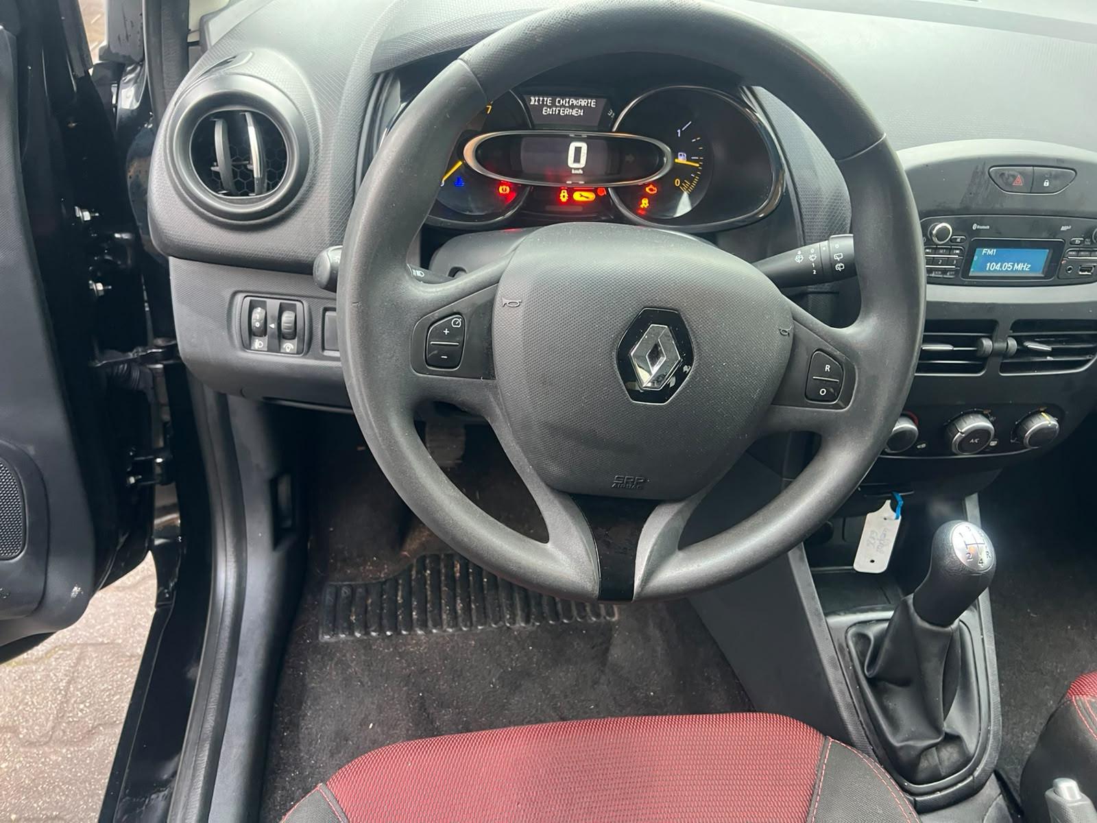 Renault Clio 2015 — photo 11