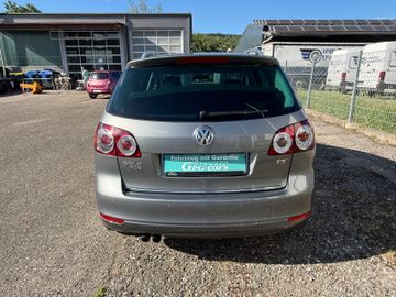 Volkswagen Golf - 6