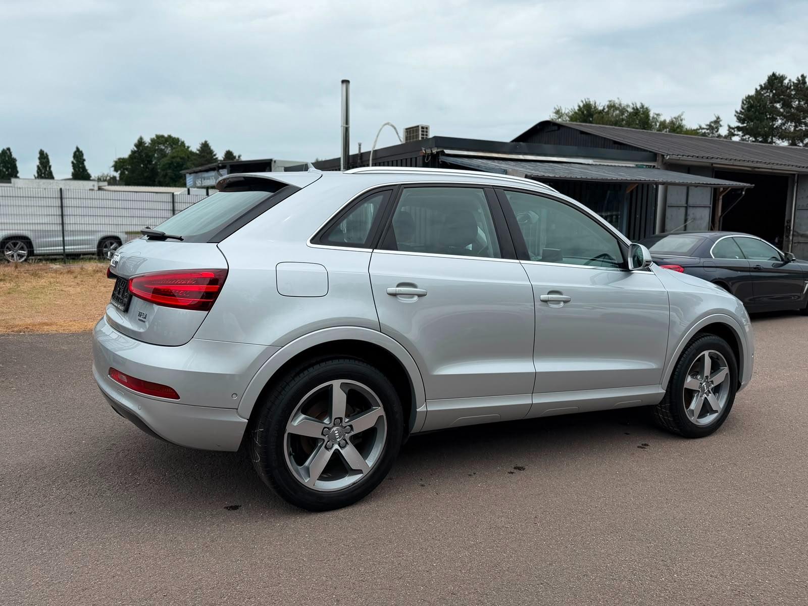 Audi Q3 2.0 TFSI quattro 1.Hand+Navi+Tempom.+SHZ