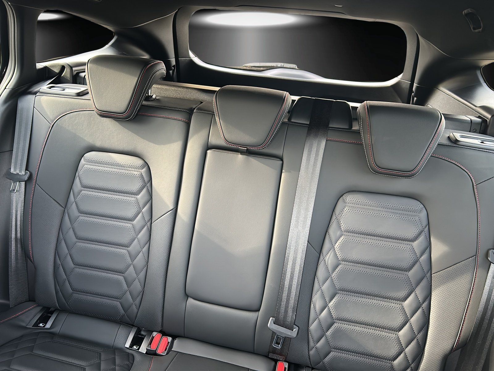 Fahrzeugabbildung Ford Focus 1.0 ST-Line X Aut./LED/ACC/KAMERA/AHK/NAVI