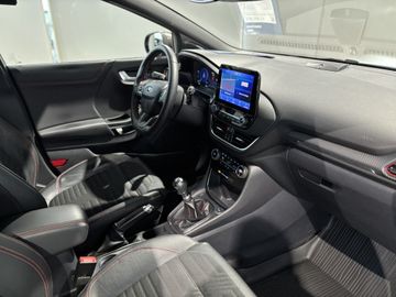 Fotografie des Ford Puma 1.0 EcoBoost Hybrid ST-LINE X