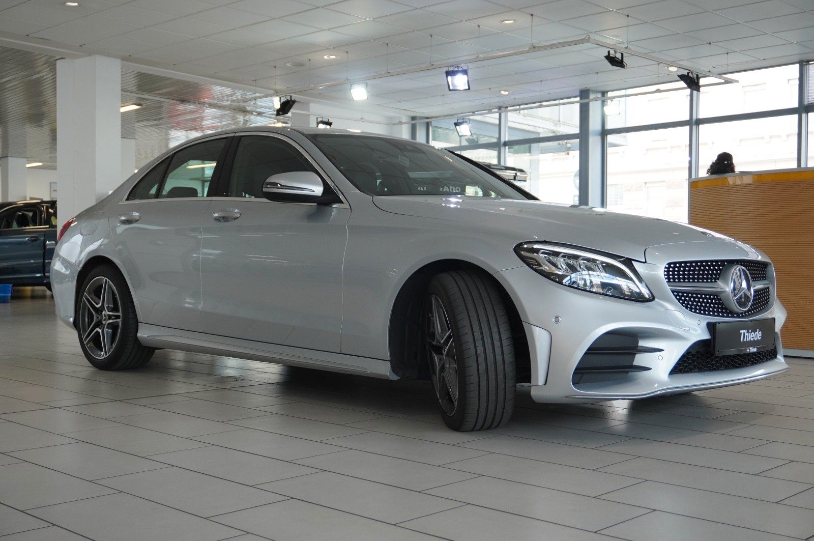 Fahrzeugabbildung Mercedes-Benz C 220D LIM. AMG LINE NAVI/LED/KAMERA/SPORT/AHK